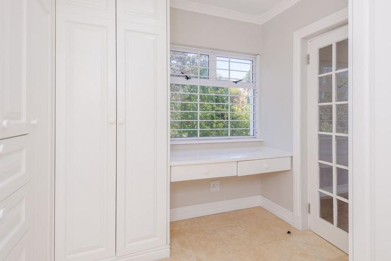 To Let 5 Bedroom Property for Rent in Constantia Western Cape